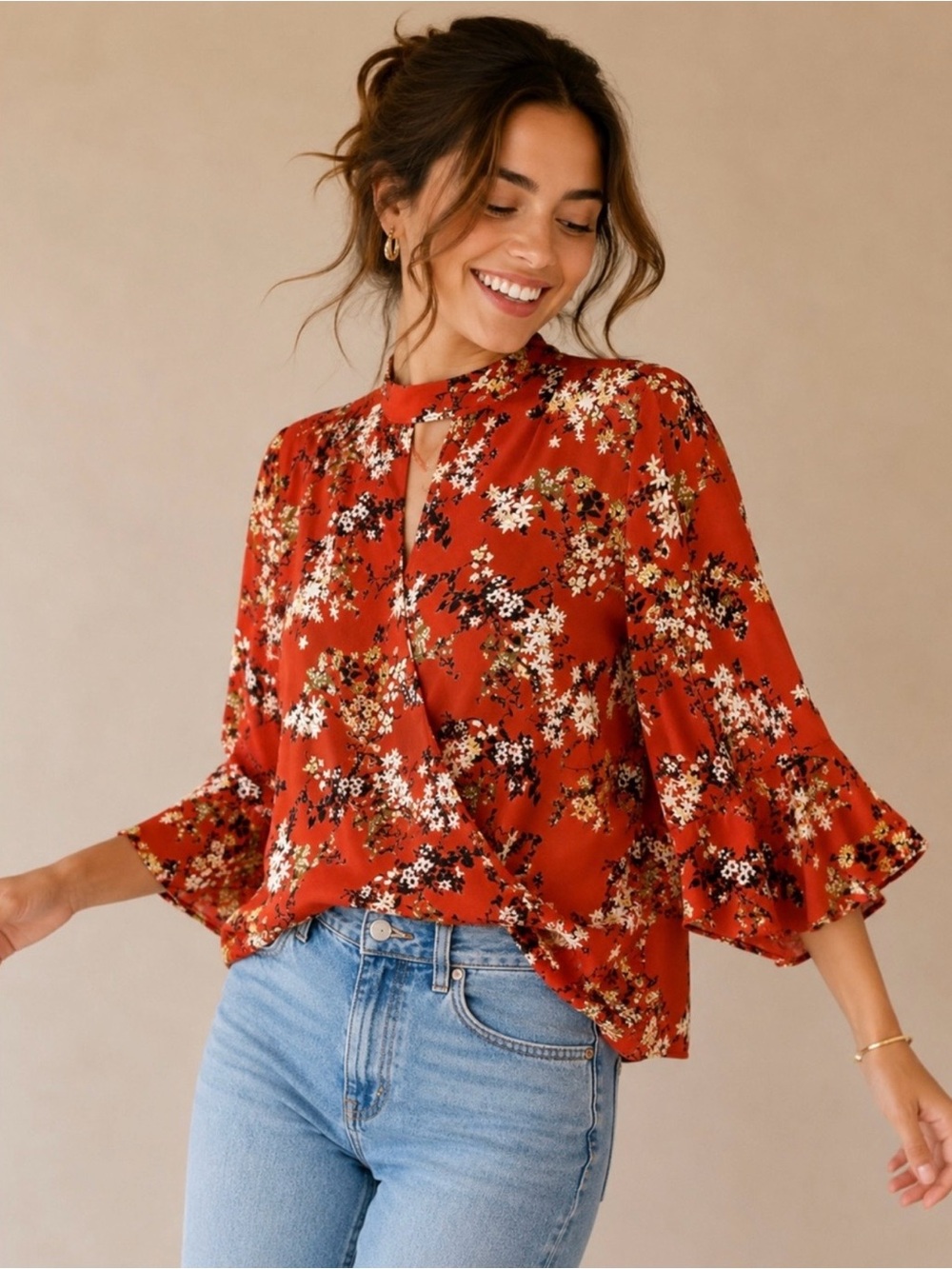 Monteau Boho Flower Print Keyhole Cutout Long Flare Sleeve Blouse Medium